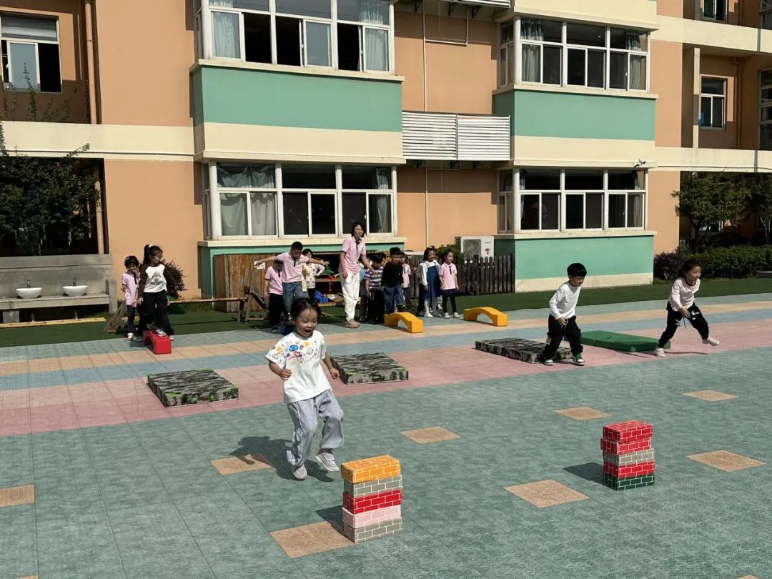 20231019 【生活燕幼 教研组活动】下庙分园：悦享体育 以研促教_html_1c1e6a34.jpg