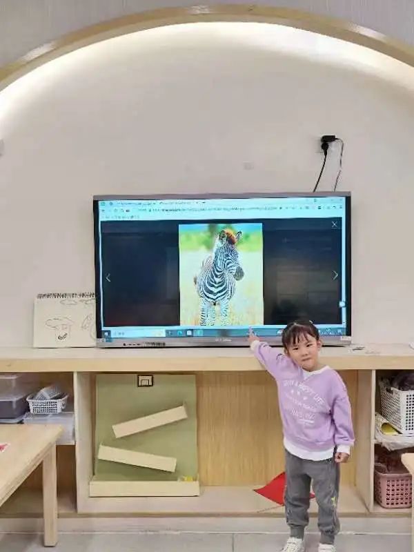 20231028 【生活燕幼·园区动态】燕鸣苑分园：秋日好时光 相约“趣”自然——亲子秋游活动_html_5c65692a.jpg