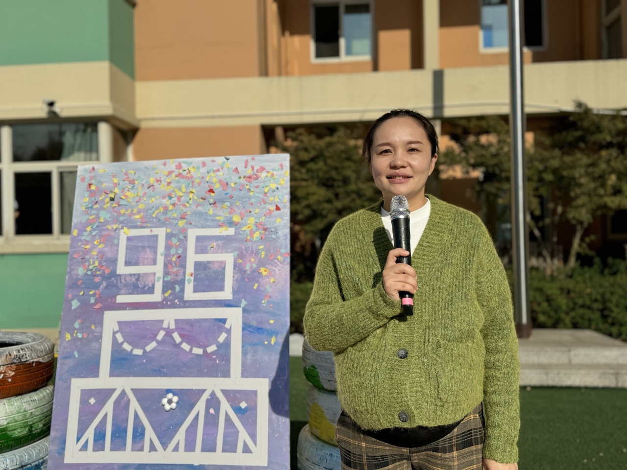 【生活燕幼·园区动态】下庙分园：“大手拉小手，运动迎园庆”——大带小运动会_html_55c27efa.jpg