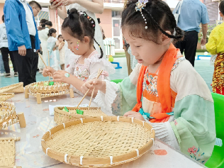 副本20250529“  粽意飘香迎端午，心享童年庆六一”——亲子游园会活动_html_m563db85c.png