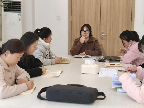 20250604【生活燕幼·教研动态】“以美润教，共研成长”——美术教研组期末总结(1)_html_78a17510.jpg