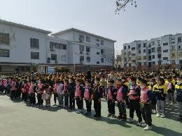【生活燕幼·年级组动态】燕幼中心园“小学初体验，衔接零距离”——大班社区活动参观小学_html_m4a7943e6.jpg