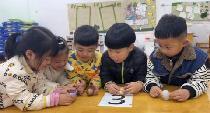 2023.3.24【生活燕幼·园区动态】燕幼中心园：春分时节到，春华春意浓——中一班春分节气活动_html_63928383.jpg