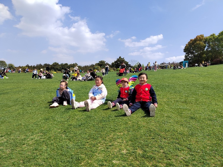 20230407 新城银杏湖春游_html_62c7a0bd.jpg