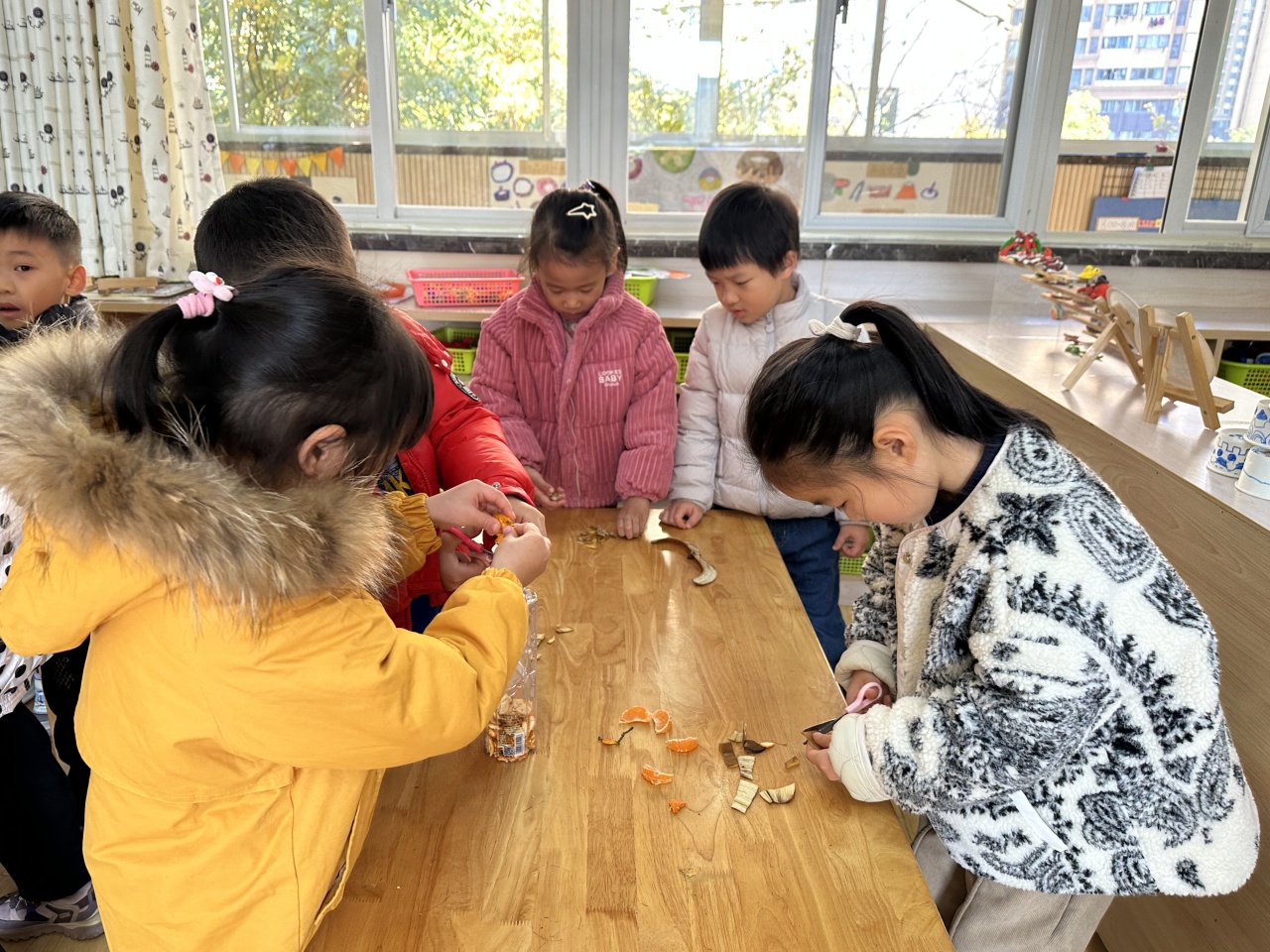 20231208【生活燕幼·年级组动态】下庙分园：“家长乐参与，幼儿趣种植” ——大班种植团活动_html_m523a39d1.jpg
