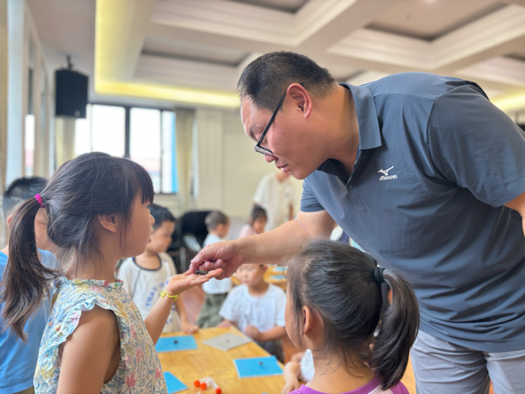2025.9.17【生活燕幼&middot;园区动态】“昆虫密语”开讲！科学副园长带萌娃探秘微观大世界_html_m499dee7.png