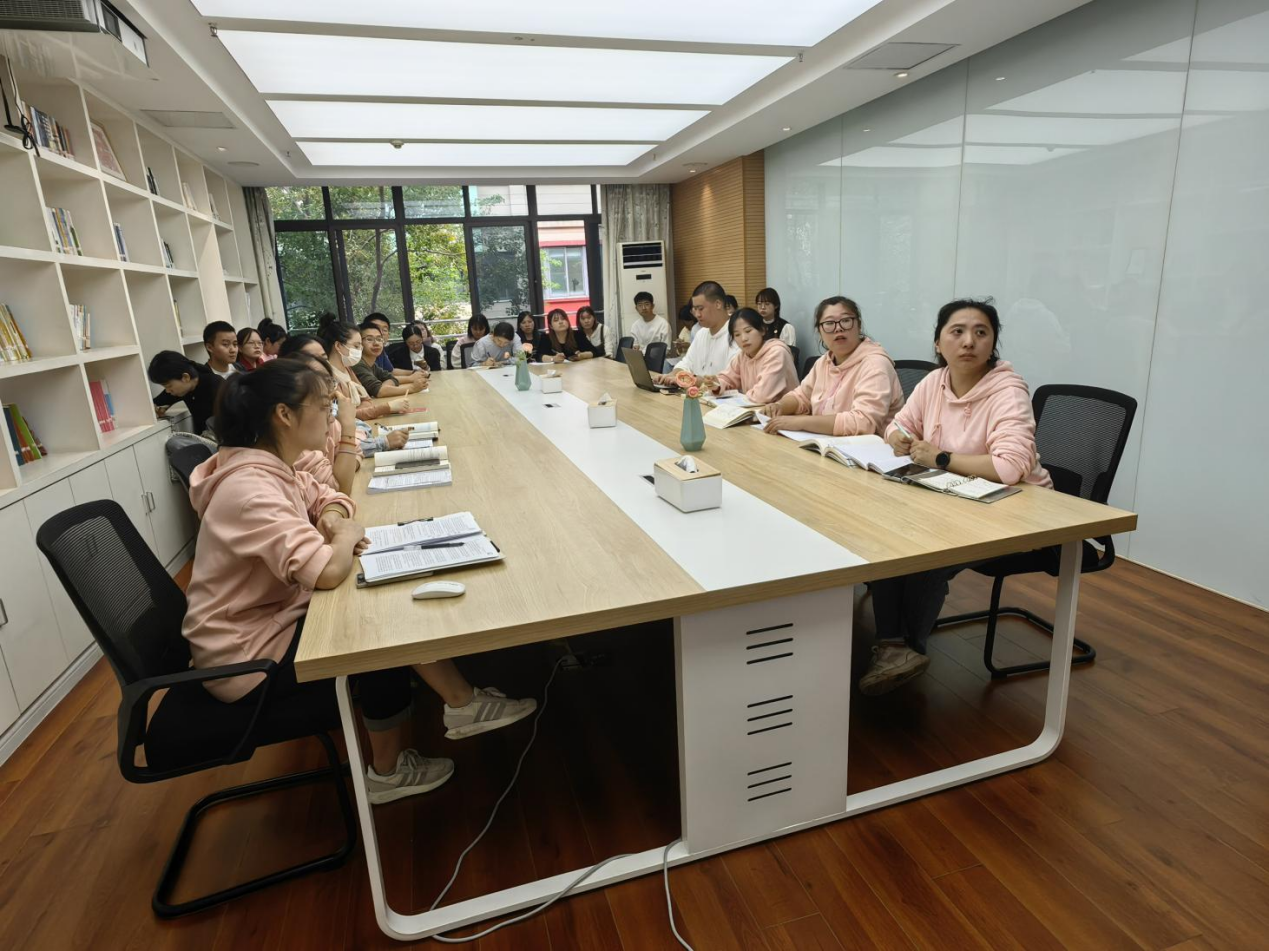 20241018新城分园承办栖霞区课程建设项目组与赵青名师工作室联合教研活动_html_1b1a2e85.png