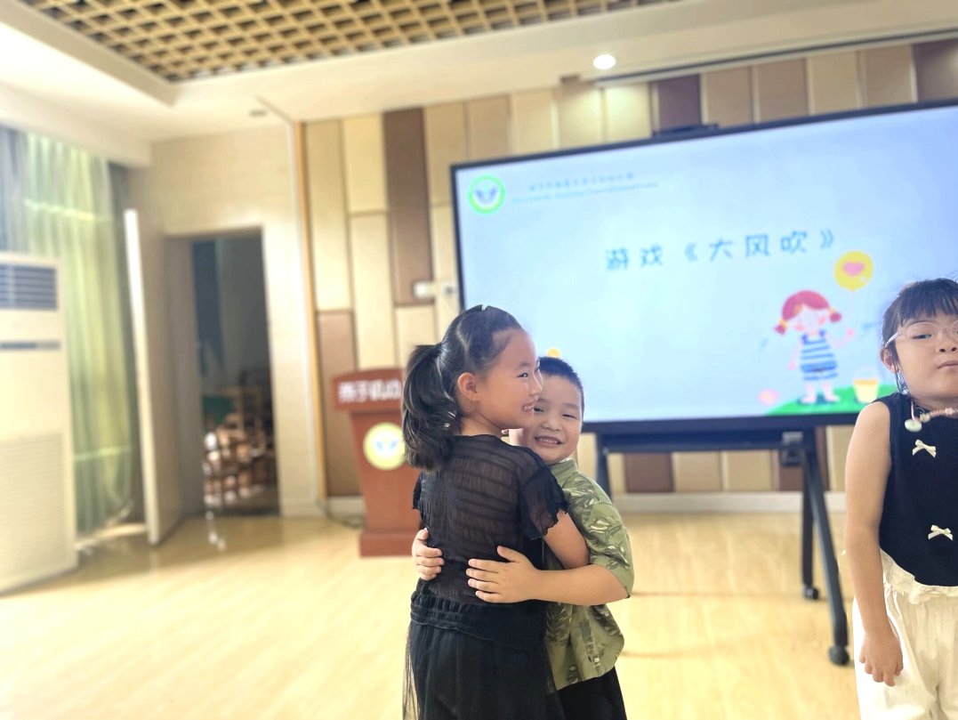 【生活燕幼·园区动态】下庙分园：“帮助弟弟妹妹”——新学期第一次儿童陶研会_html_21ace10a.jpg