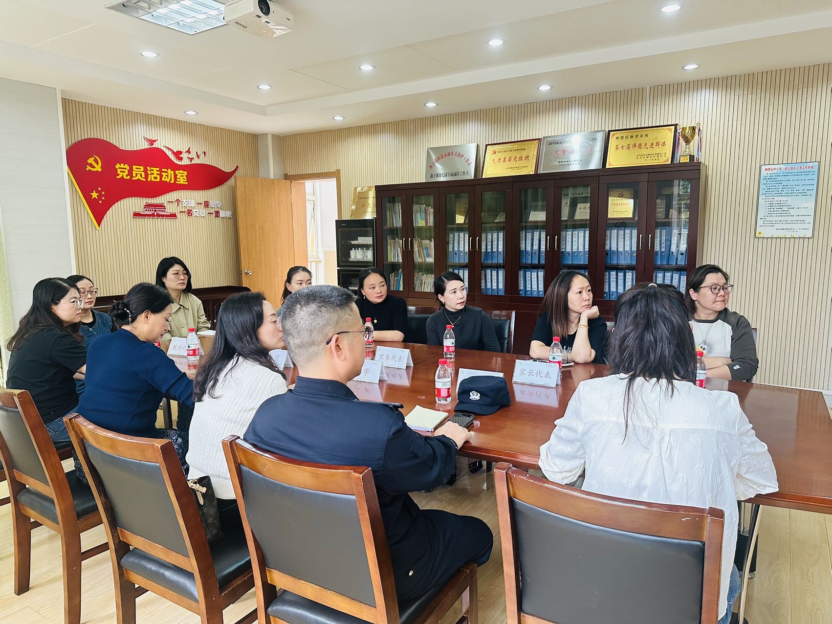 20241012【生活燕幼&middot;园区动态】下庙分园：“聚焦家园社，携手向未来”——园务委员会_html_m7ba29096.jpg