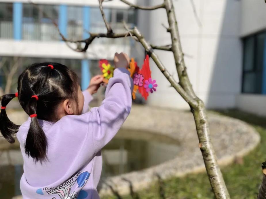 【生活燕幼·园区动态】燕鸣苑分园：“春”满燕鸣——植树节活动_html_m26c95e50.jpg