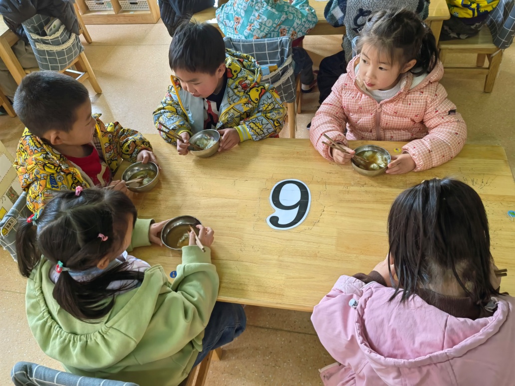 2023.3.21 新城园区中五班 春分节气活动报道_html_m3678a623.jpg