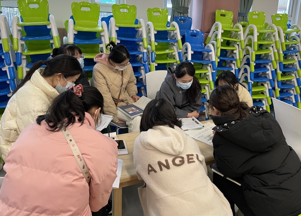 20230317【生活燕幼·园区动态】燕鸣苑分园：新教师 展风采——栖霞区新教师组研训活动_html_m58e30f6.jpg