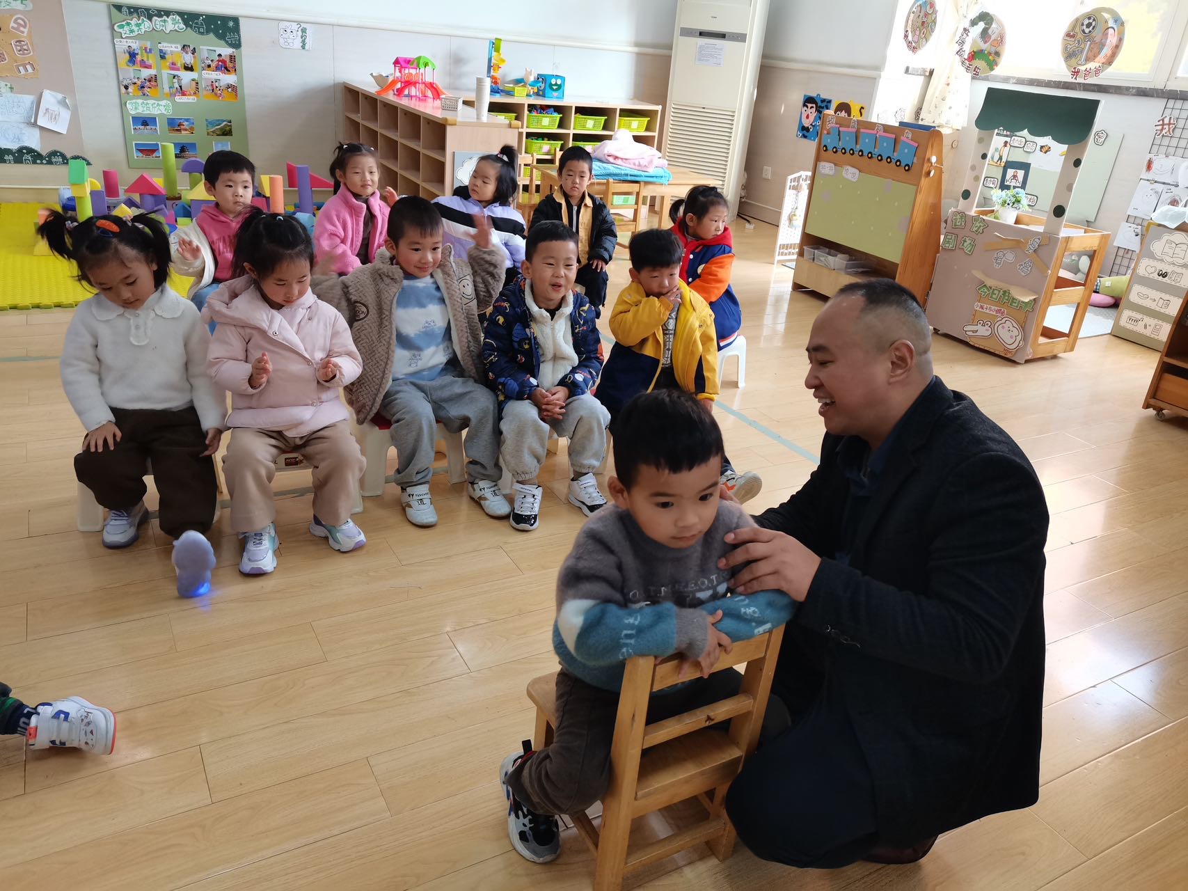【生活燕幼·年级组动态】下庙分园：“家园携手，共筑成长”——小班组家长资源团活动_html_5eec84ef.jpg