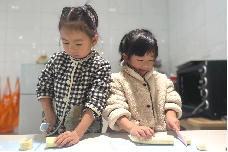 20231115【生活燕幼&middot;园区动态】小小时光，岁岁成长——十一月“小桃子”生日会_html_13b63dd.png