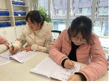 20231127【生活燕幼·园区动态】领读共研，学行共进——“行知领读活动”及“一对一倾听”主题园本教研活动_html_m40b7bf.png