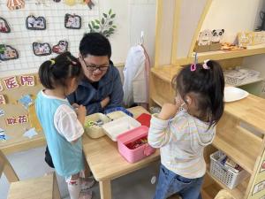 20230518 【生活燕幼·园区动态】燕鸣苑分园：夏日有约 伴“幼”成长——家长半日活动_html_m3835f4ad.jpg