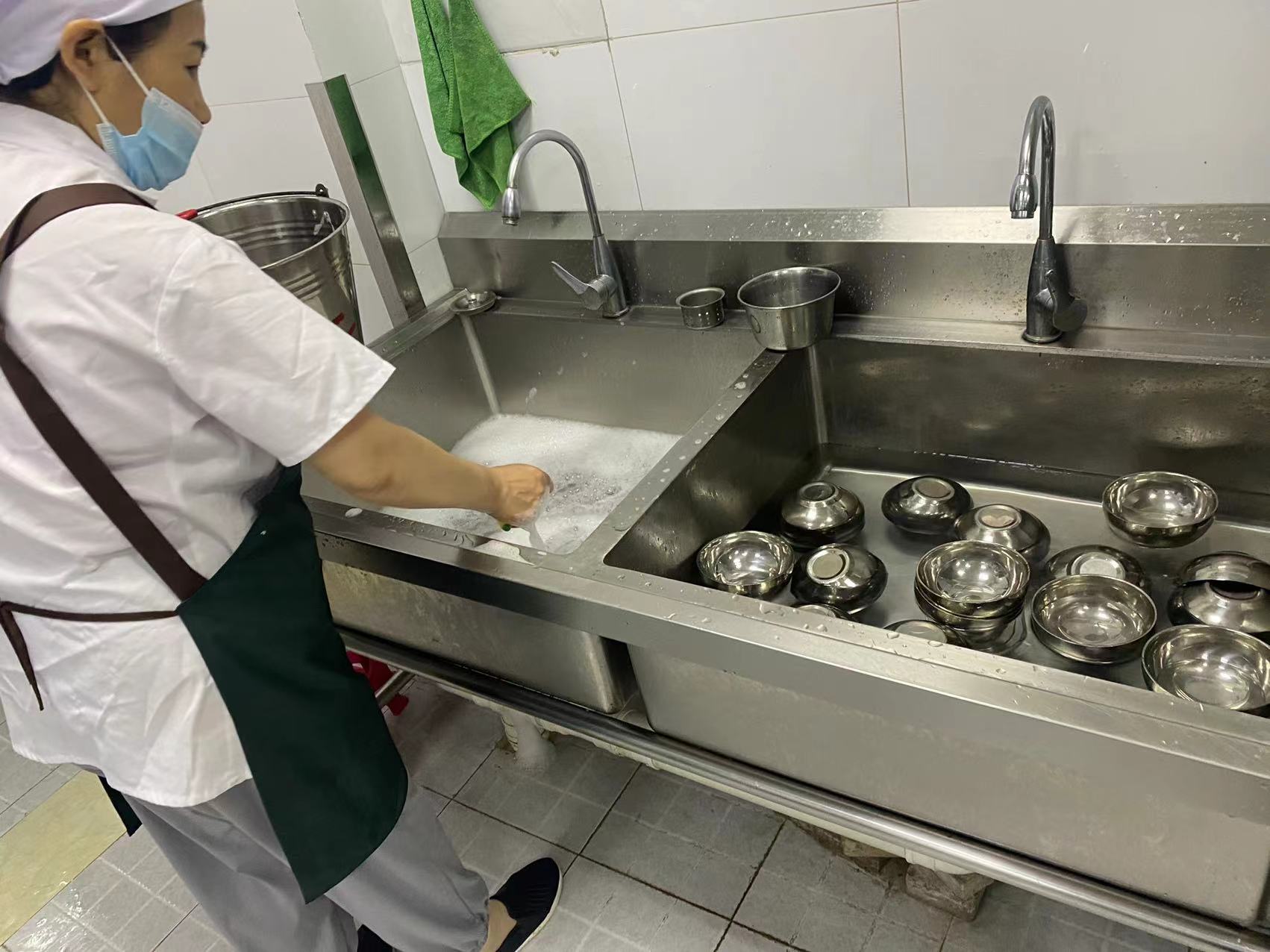 20230518【生活燕幼·安全第一】下庙分园：“亮技能，展风采”——食堂工作人员技能比赛_html_40623c8a.jpg