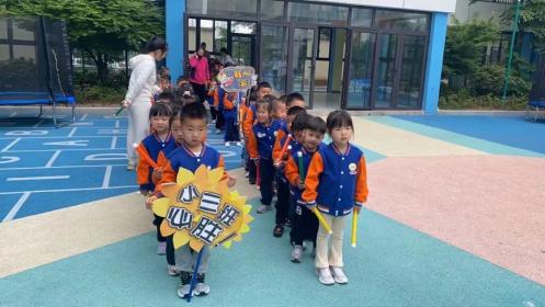 20230428 【生活燕幼·园区动态】燕鸣苑分园：我健康 我运动 我快乐——小班春季运动会活动_html_4e46047f.jpg