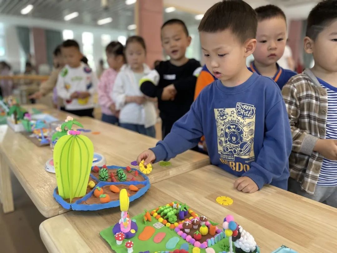 20230505 【生活燕幼·园区动态】燕鸣苑分园：巧手显万象 创意展风采——亲子手工制作评比活动_html_m726a60cd.jpg