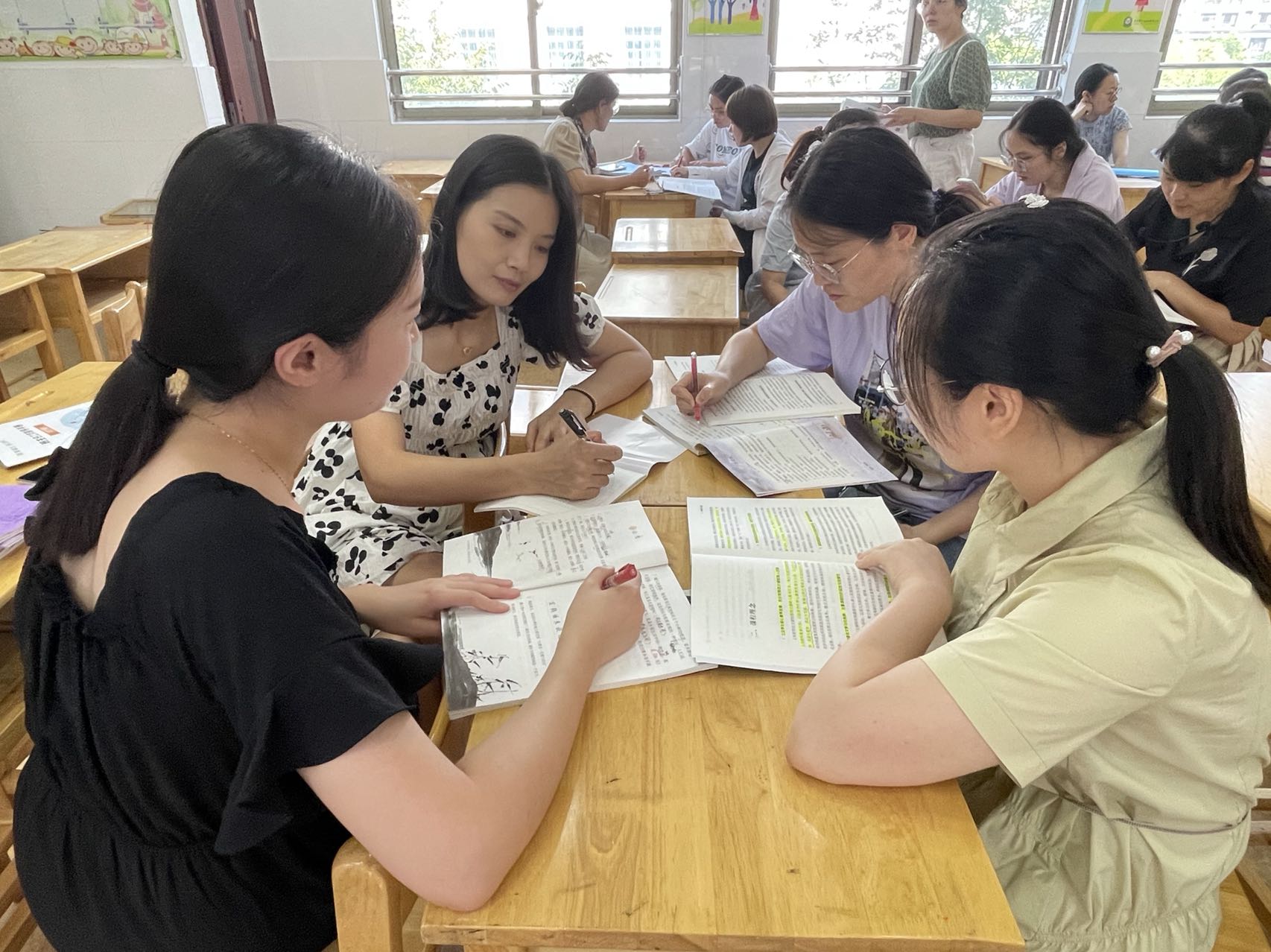 9.7立足新课标，赋能新学期_html_m5c3730c.jpg