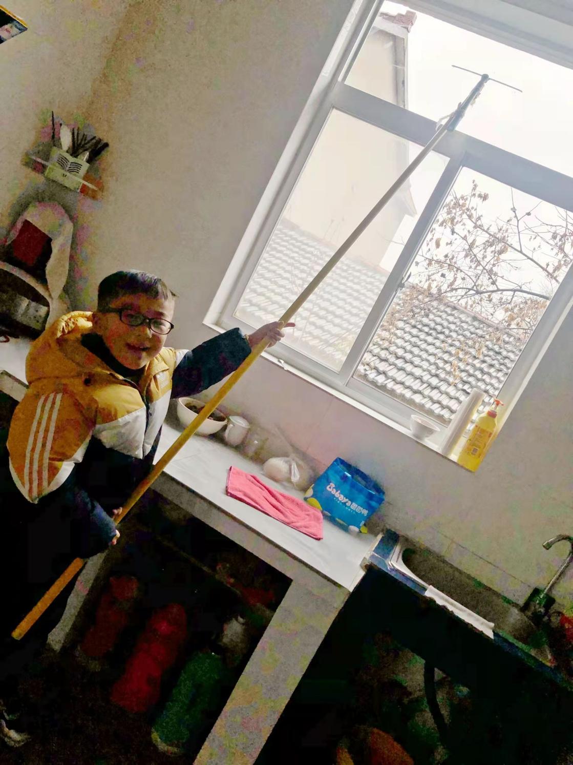 学雷锋，我们一直在行动新闻稿_html_1382ae85.jpg