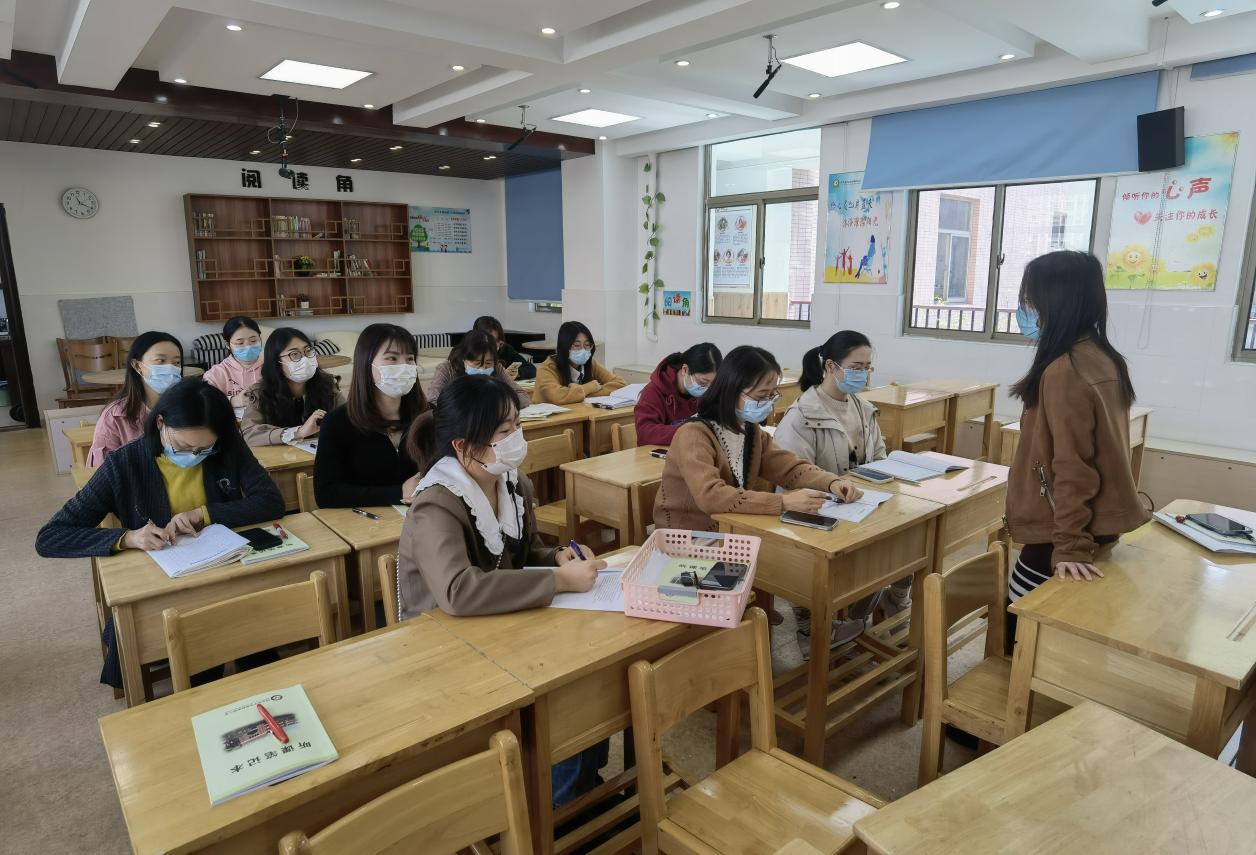 【养正颐小】课堂展风采，教研促成长——数学组第二次课例研讨_html_33dfa23d.jpg