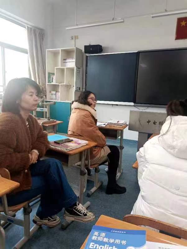 2.4【养正颐小•教学】向春而行 励精“兔”治_html_4fac8baf.jpg