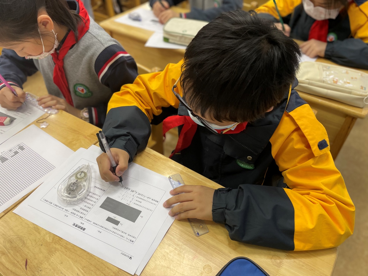 4.13数学课例研讨新闻稿_html_5e403fae.jpg