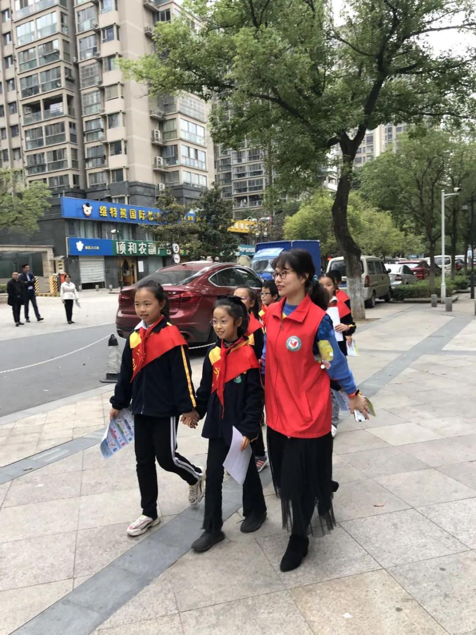 垃圾分类 你我同行“垃圾分类进社区”_html_m2d6ea4e2.jpg