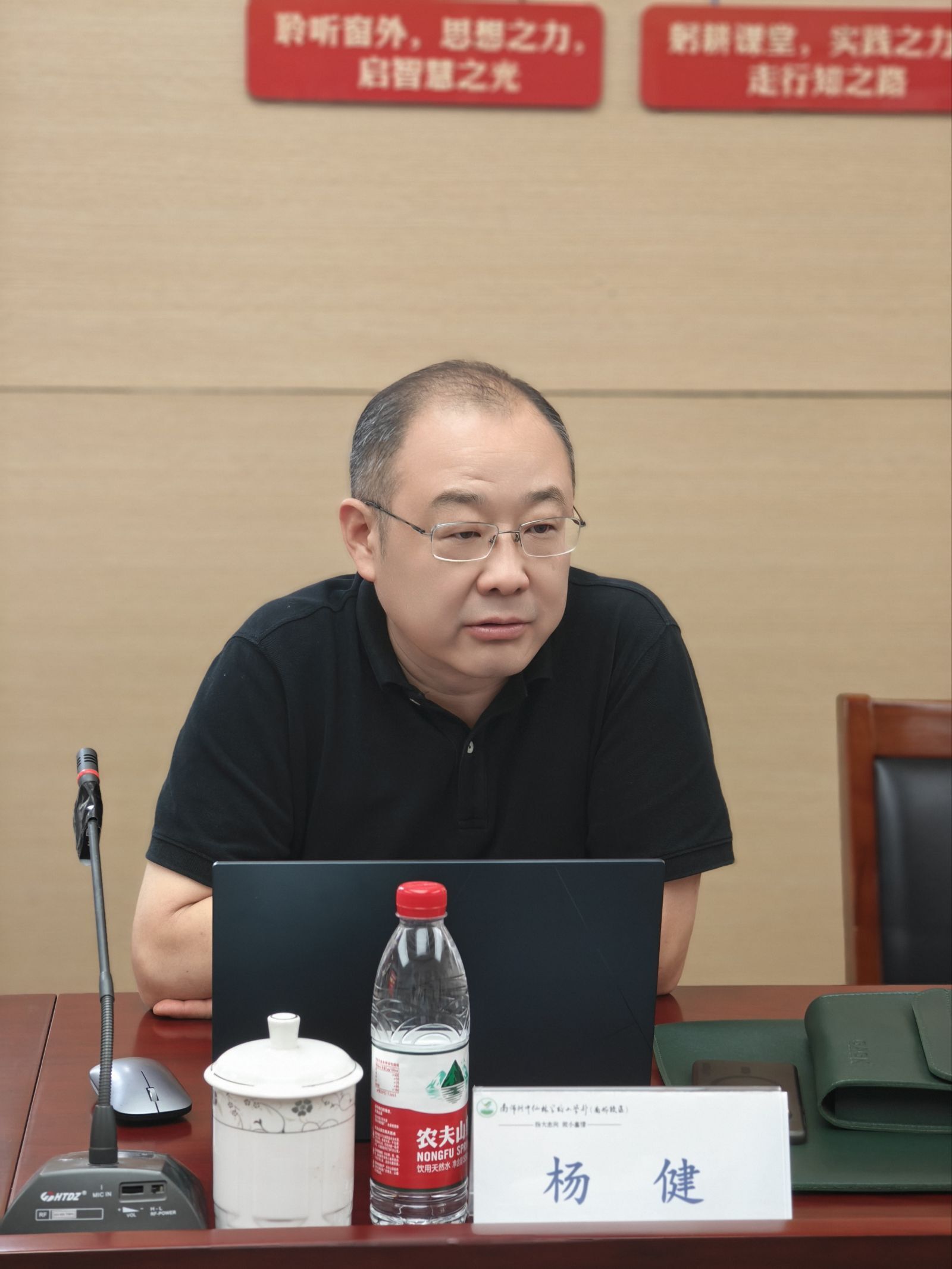 B2ECC7A26F7E056267A257EC29FD7165.jpg