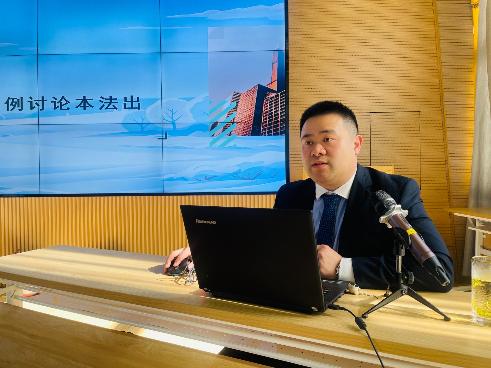 （乐动马幼）【园所动态】助力家庭教育，呵护幼儿成长——记马群幼儿园《中华人民共和国家庭教育促进法》专题讲座