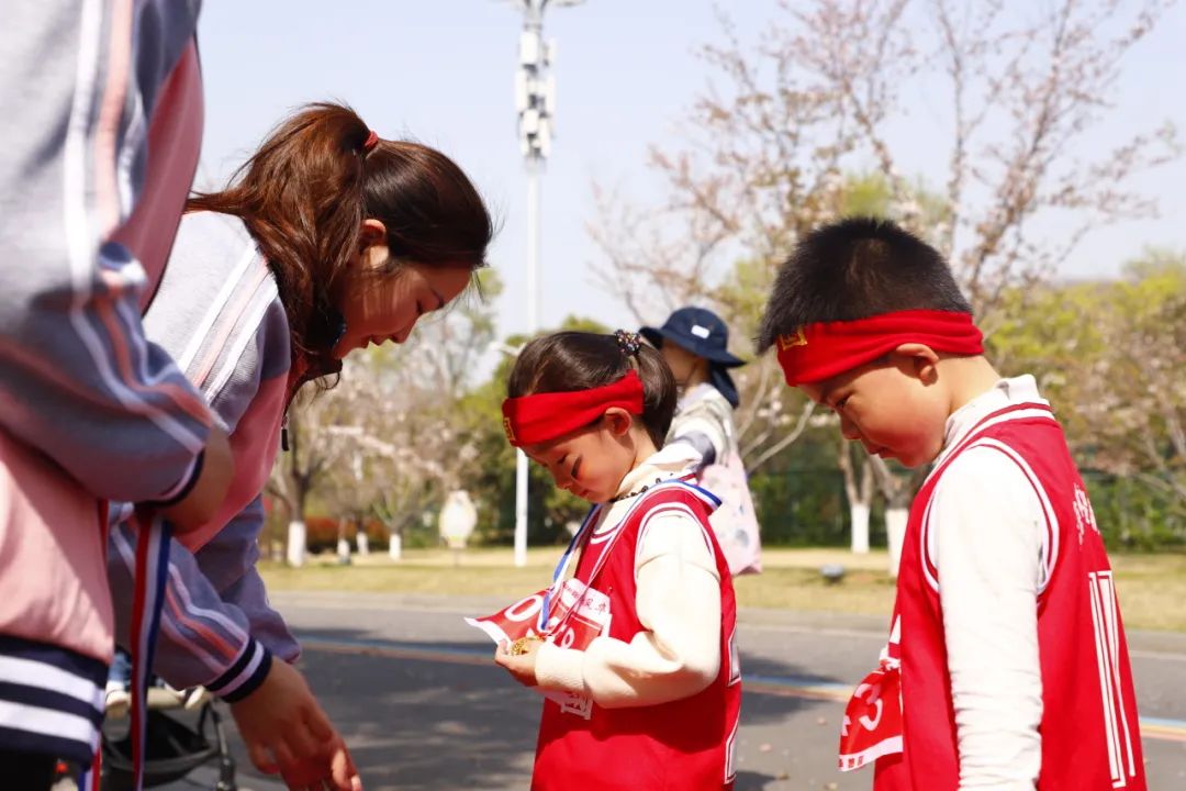临时_html_34c78058.jpg