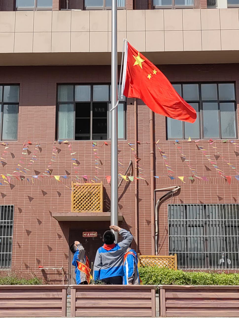 宋沐晓-2024.4.1-清明祭英烈 传承正当时第七周升旗仪式_html_m280802bb.jpg