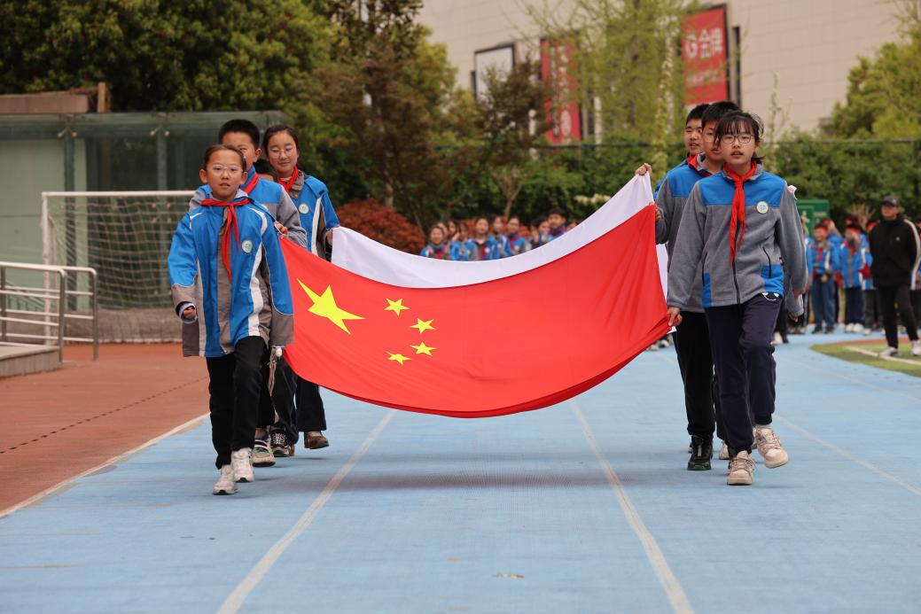 【大爱青秀】青春跃动绿茵 路队绽放风采  —南京市青秀城小学第五届“校长杯”校园足球班级联赛开幕式暨“美丽路队”比赛
