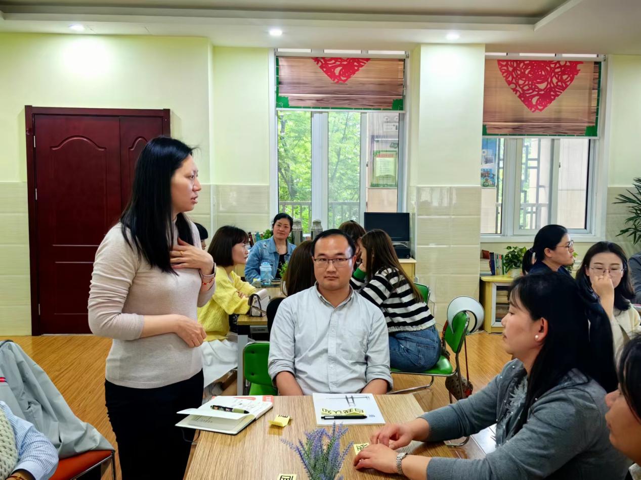 2024.4.30-黄若萱【大爱青秀&middot;德育】家长互助团∣共读好书  分享成长----首场家长读书“慧”分享侧记_html_a6ad5c7.jpg