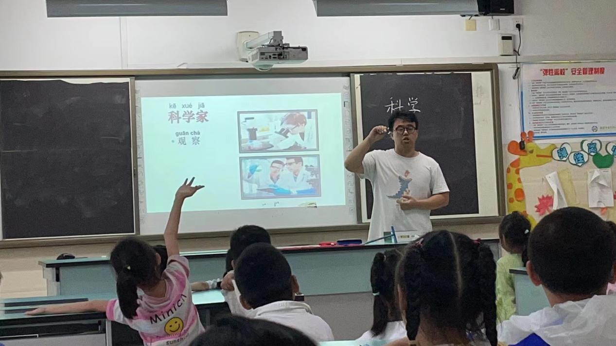 行政听课报道(1)_html_m727e3960.jpg