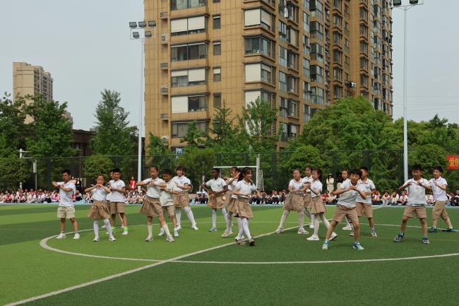 【大爱青秀】拼搏不止，逐梦未来！—南京市青秀城小学第五届“校长杯”足球班级联赛闭幕式暨颁奖仪式圆满举行(1)_html_e650cc.jpg