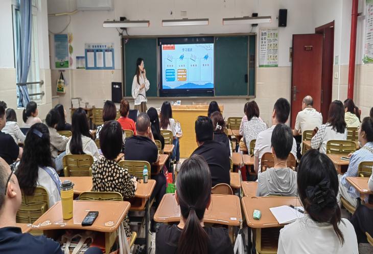 【大爱青秀·记忆德育】2025.5.19朱洋梦-“慧秀”家长学校∣解锁孩子学习内驱力——记青秀城小学2024-2025学年第二学期家长开放日_html_eb771b5.jpg
