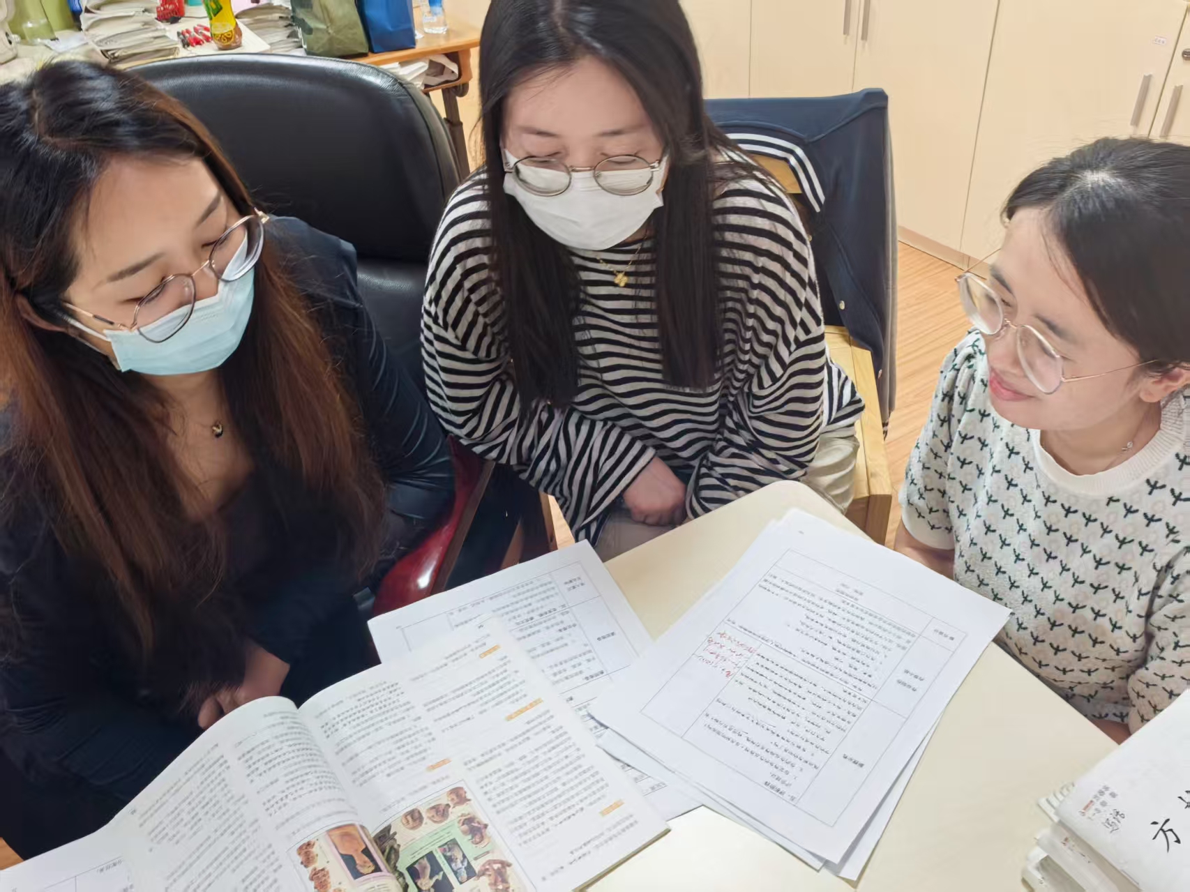 【大爱青秀】集思广益聚智慧 共研共学促成长——青秀城小学综合组集体备课活动（七）_html_51a1c085.jpg