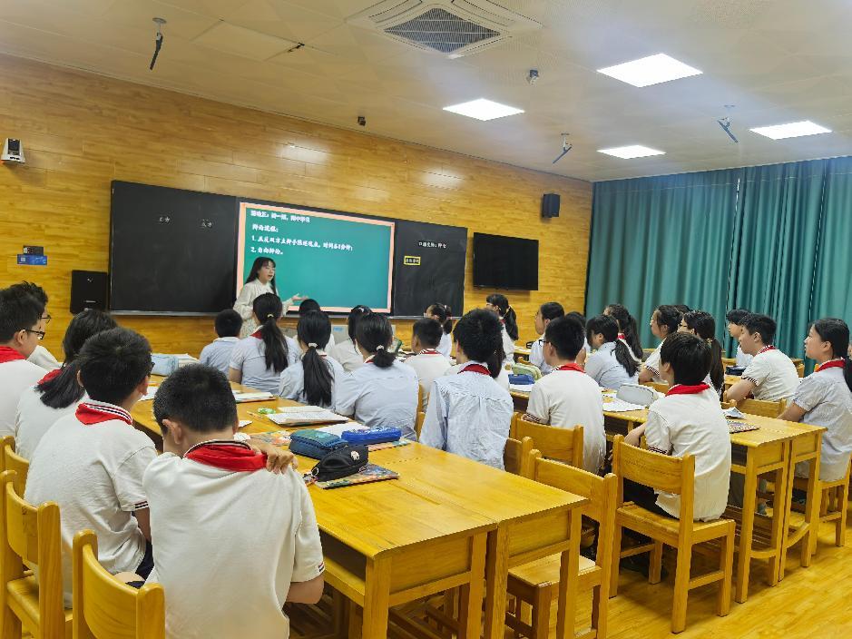【大爱青秀·教学】思辨交锋展风采 口语交际促成长 —— 青秀城小学语文组校本研修活动（五）_html_5bb3847c.jpg