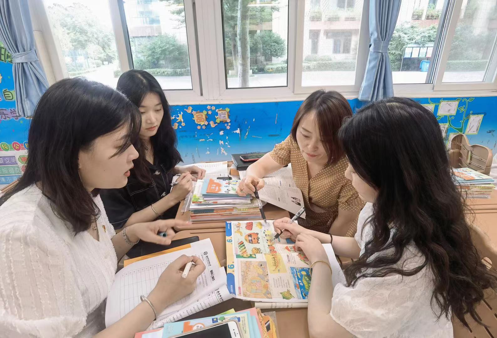 9月6日青秀城小学第一次集体备课新闻报道_html_818896d.jpg