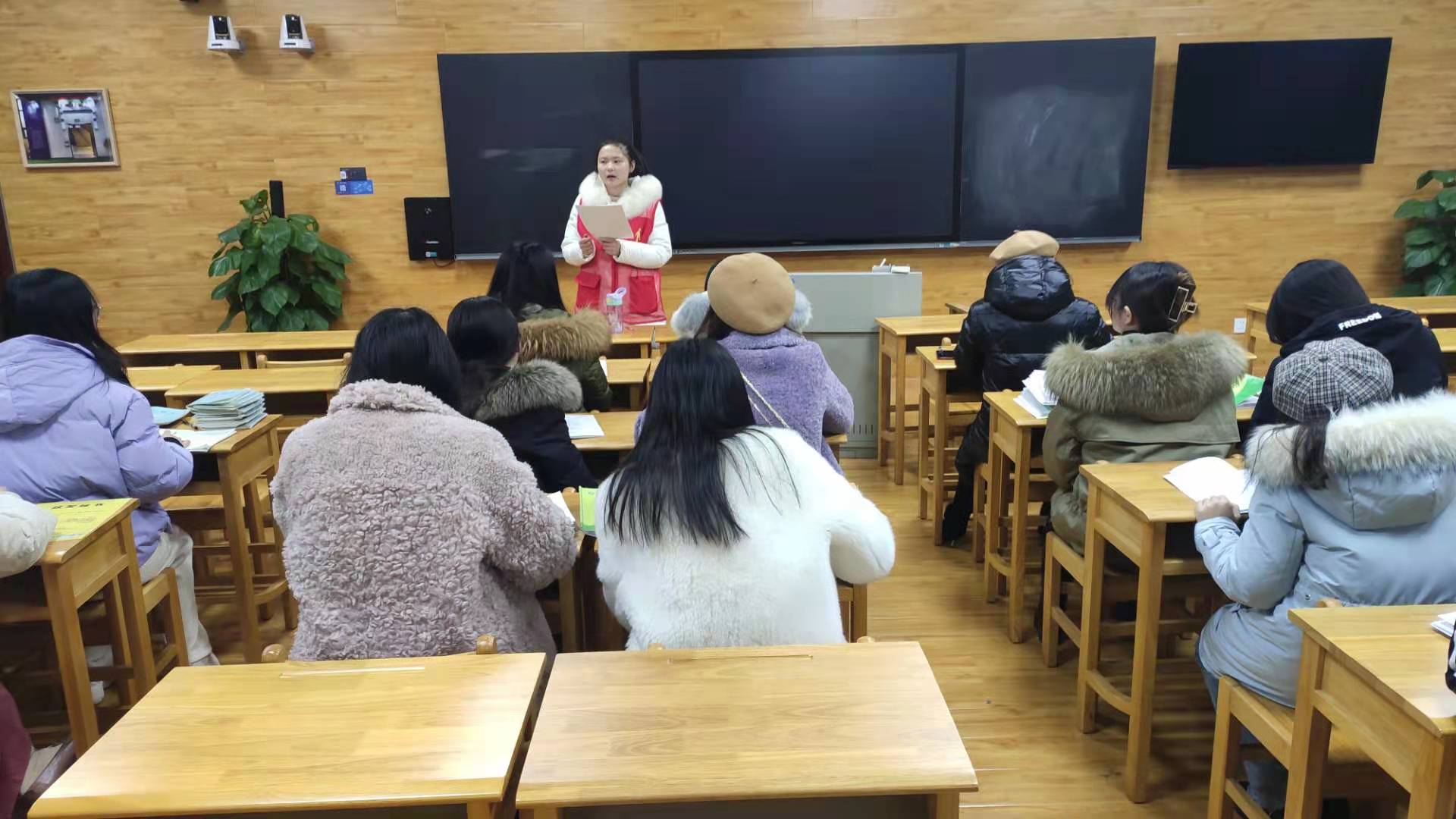 五年级组校本教研新闻稿陆胜南(1)_html_3464c200.jpg