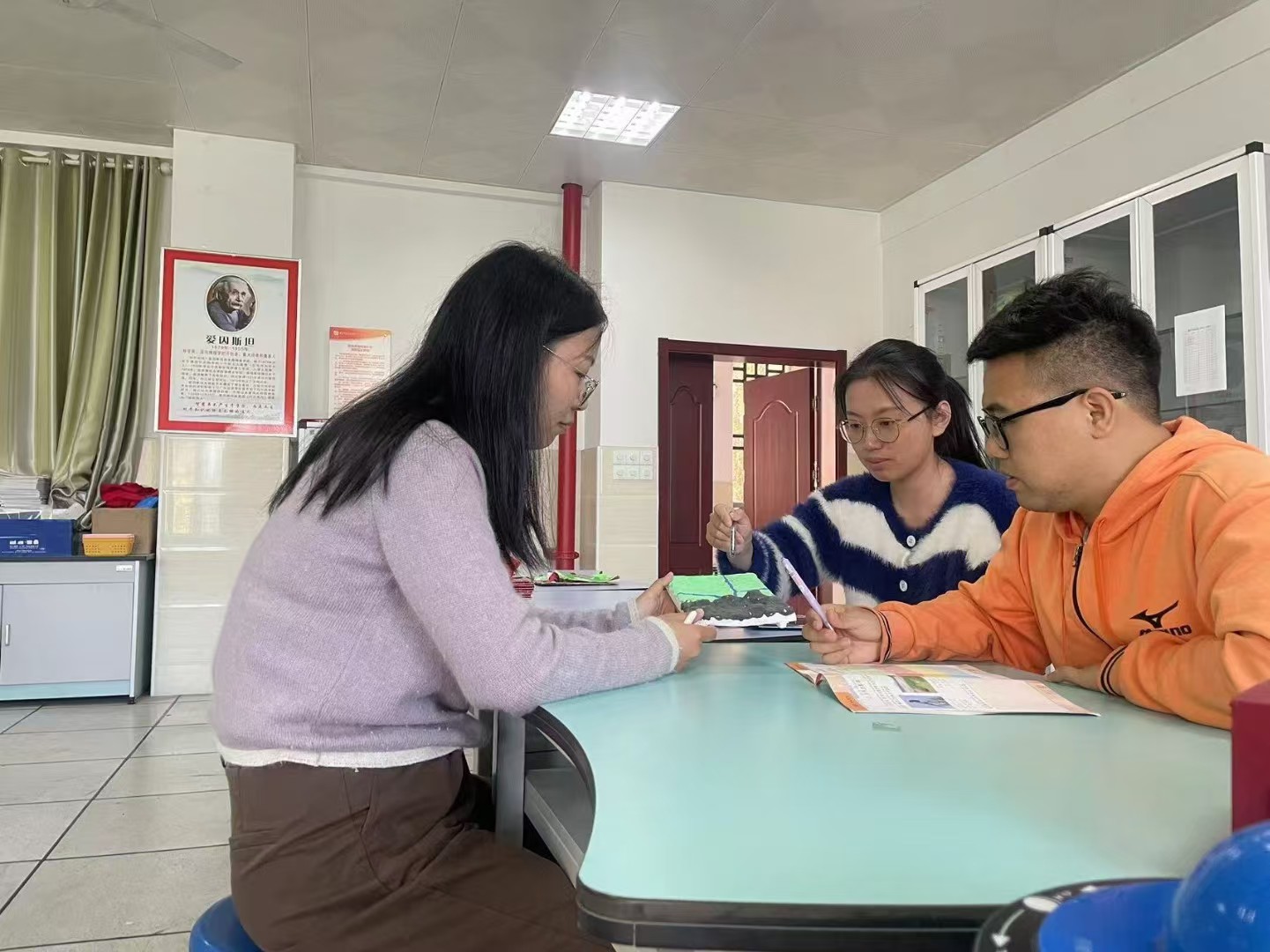 1_1_【大爱青秀】研有所得，备有所获—南京市青秀城小学综合组集体备课（三）(1)_html_23b5d0bb.jpg