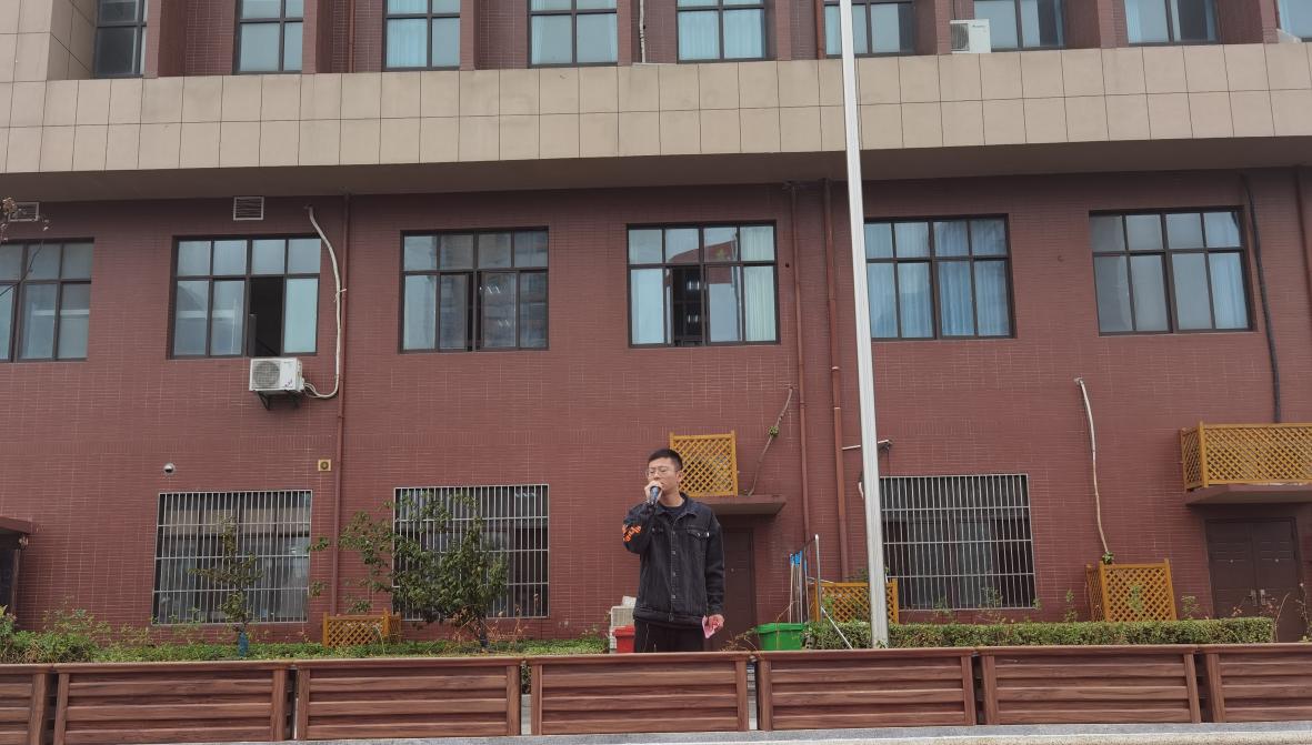 2021年地震应急疏散演练_html_m161e34b4.jpg