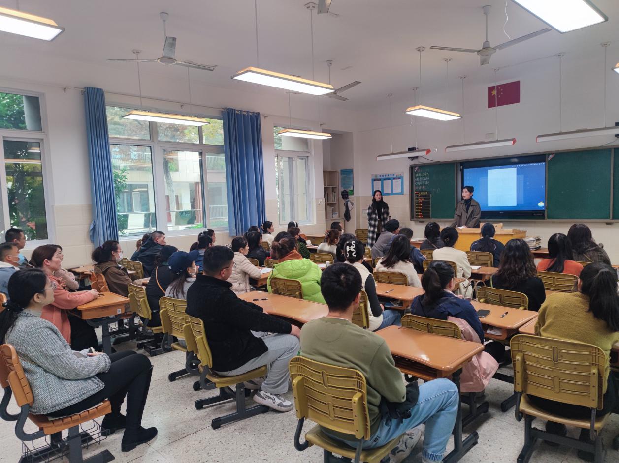 王涵奕-2023.11.23-【大爱青秀·德育】孩子会自理  家庭更幸福——记南京市青秀城小学二年级“慧秀”家长学校_html_m19fad376.jpg