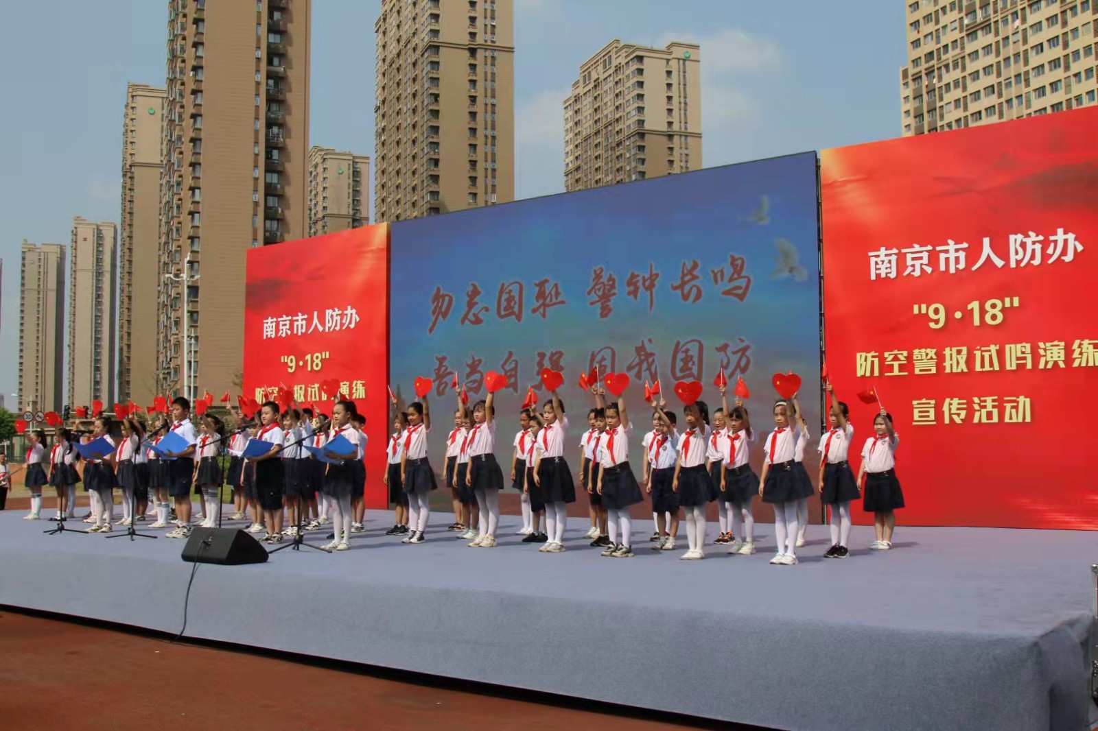 6朗诵照片.jpg