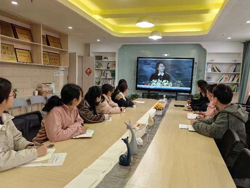 【乐活龙幼】三月春风润桃李，师德师风共传承 ——龙潭幼儿园三月师德师风系列活动