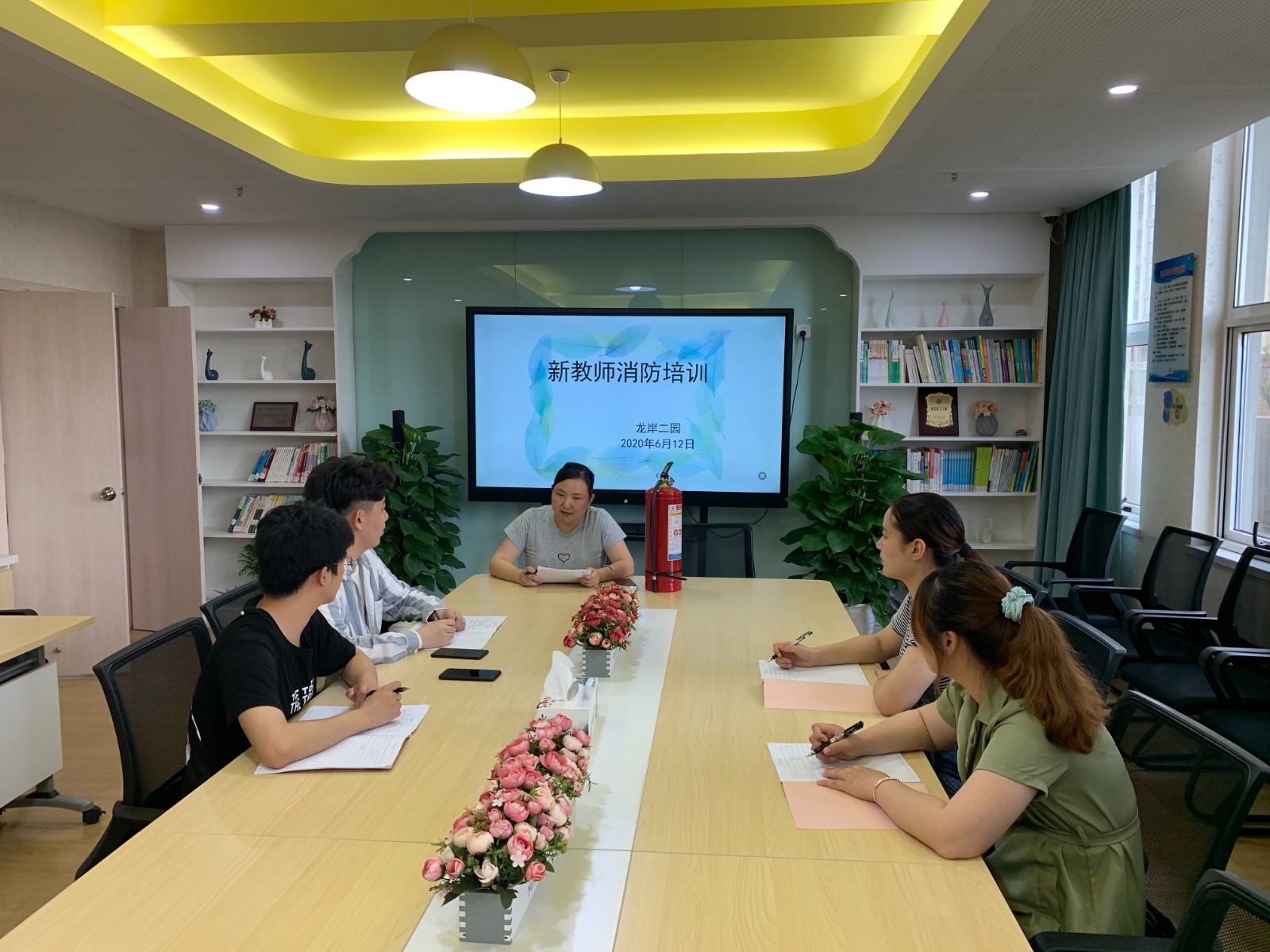 【乐活龙幼·安全第一】筑牢安全防线，确保校园平安 ——记龙潭幼儿园龙岸二园园领导安全大检查