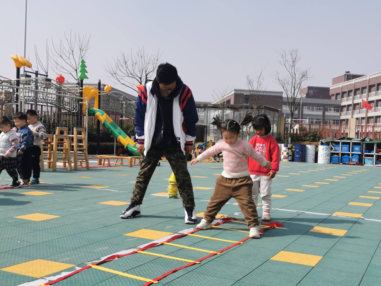 【乐活龙幼】我的爸爸本领大——记龙潭幼儿园龙岸二园小一班家长助教活动