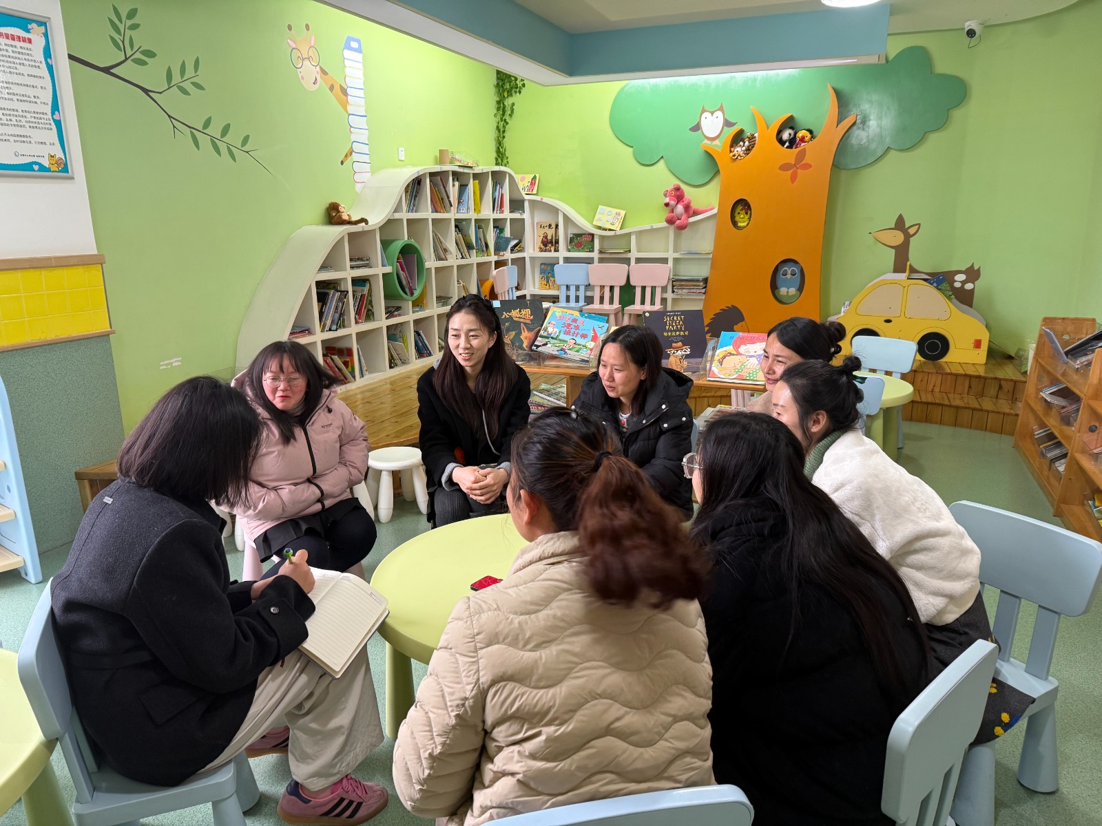 【乐活龙幼·家园共育】家园携手 同心共育 ——龙潭幼儿园龙岸分园家委会暨膳委会会议